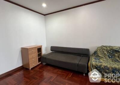 1-BR Condo at Phayathai Plaza near BTS Phaya Thai