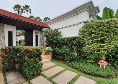 Luxurious Pool Villa For Sale in Sai Taan, Phuket