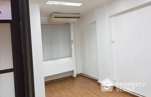 2-BR Condo near BTS Ari