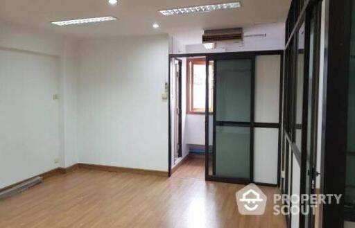 2-BR Condo near BTS Ari