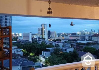 2-BR Condo at 38 Mansion Condominium 38 near BTS Ekkamai