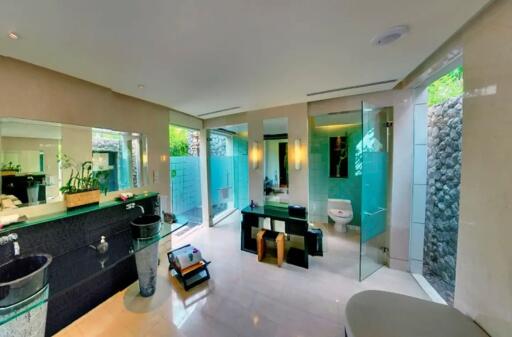 Luxurious 2 Bedroom Villa For Sale In Banyan Tree, Phuket