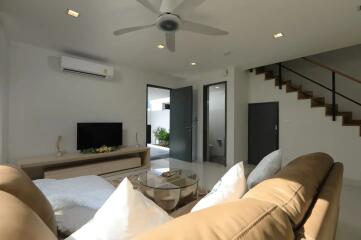 New 3 Bedroom House In Laguna Park 2