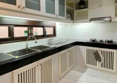 Beautifully Furnished Single House In Ao Yon