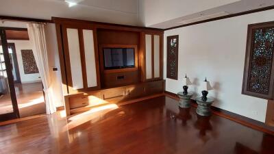 Beautiful 4 Bedroom Villa For Sale in Sai Taan, Phuket