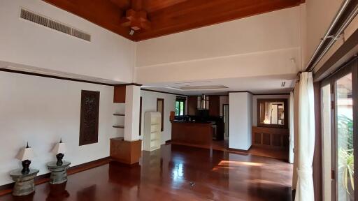 Beautiful 4 Bedroom Villa For Sale in Sai Taan, Phuket