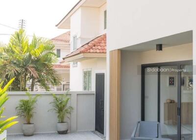 Two-story single house with 4 bedrooms and 4 bathrooms, located in the Hang Dong area, close to Kad Farang.