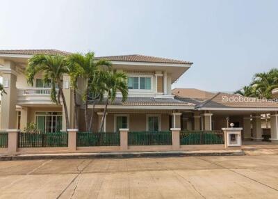 Two-story single house with 5 bedrooms and 6 bathrooms, located in the San Sai area, close to HomePro San Sai.