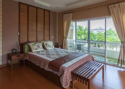 Two-story single house with 5 bedrooms and 6 bathrooms, located in the San Sai area, close to HomePro San Sai.