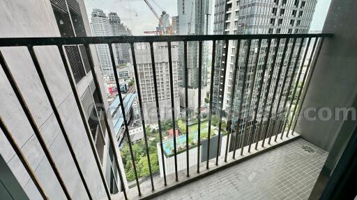 2 Bedrooms Condo on high floor at Noble Remix - Sukhumvit 36