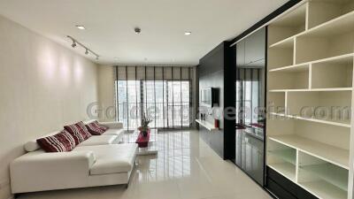 2 Bedrooms Condo on high floor at Noble Remix - Sukhumvit 36