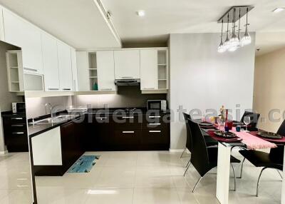 2 Bedrooms Condo on high floor at Noble Remix - Sukhumvit 36