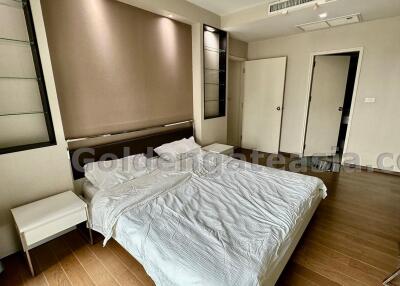 2 Bedrooms Condo on high floor at Noble Remix - Sukhumvit 36