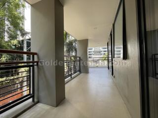 3 Bedrooms Modern Furnished Apartment - Sukhumvit, Asok BTS