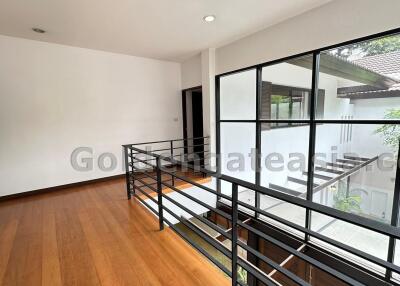 4 Bedrooms House with Pool in Compound, Watthana - close Thong Lo BTS