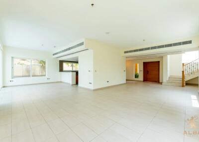 Vacant  Spacious  Elegant Layout