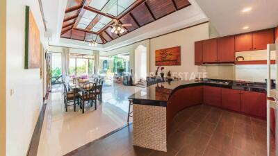 4 Bedroom Pool Villa Walking Distance To Bangtao Beach