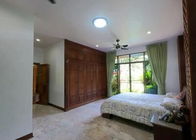 4 Bedroom Resale Villa Near Big Buddha