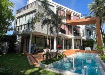 4 Bedroom Modern Pool Villa in Phuket Country Golf Club