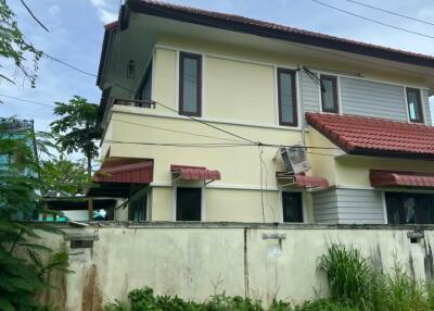 3 Bedroom Fixer-Upper Stand Alone Villa on Pasak 8