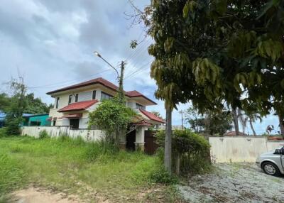 3 Bedroom Fixer-Upper Stand Alone Villa on Pasak 8