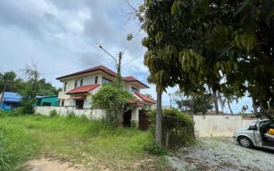 3 Bedroom Fixer-Upper Stand Alone Villa on Pasak 8