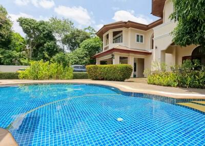 6 Bedroom Private Pool Villa for Sale in Kathu