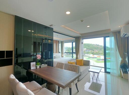 Foreign Freehold Sea View 2-Bed Condo for Sale in Mida Grande, Surin