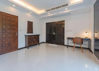 4 Bedroom Sea View Pool Villa for Sale in Patong Beach