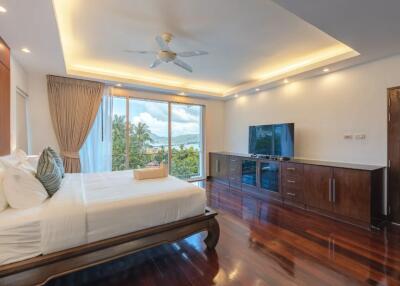 4 Bedroom Sea View Pool Villa for Sale in Patong Beach