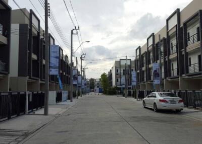 Residential complex with multiple townhouses