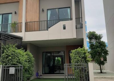 Front view of a modern townhouse