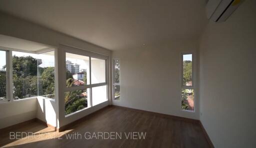 Bedroom with garden view