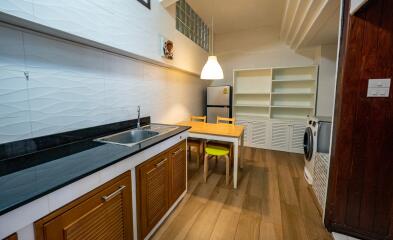 Modern kitchen with dining area