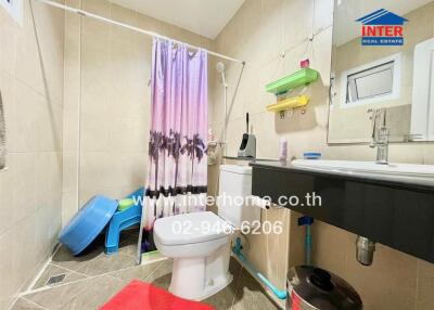 Bathroom with modern fixtures