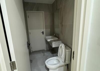 Modern bathroom with marble tiles