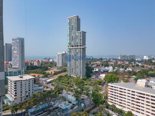 1 Bedroom Condo in The Riviera Wong Amat Beach Wongamat C011843