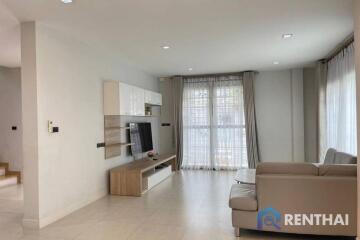 Luxury modern home ready to move in near Regents International School Pattaya