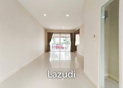 3 Bed 3 Bath 180 SQ.M. Baan Klang Muang S-Sence Srinakrin