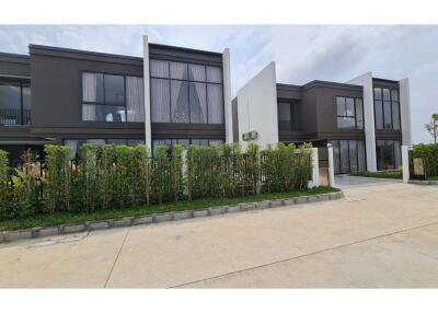 67 Sqm., 4 Beds, 5 Baths Townhouse listed for ฿ 9,900,000.