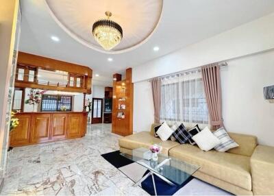 300 Sqm., 2 Beds, 2 Baths Townhouse listed for ฿ 4,999,999.