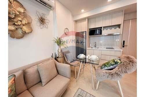 26 Sqm., 1 Bed, 1 Bath Townhouse listed for ฿ 2,184,000.