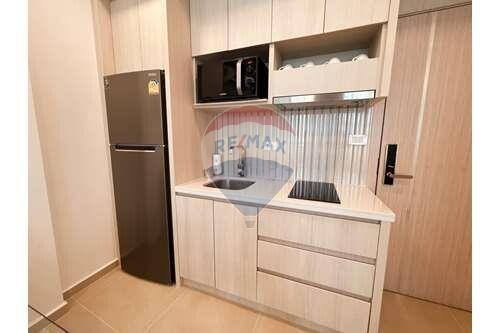 26 Sqm., 1 Bed, 1 Bath Townhouse listed for ฿ 2,184,000.