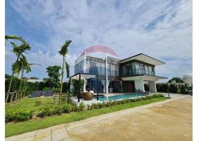 375 Sqm., 4 Beds, 5 Baths Townhouse listed for ฿ 15,650,000.