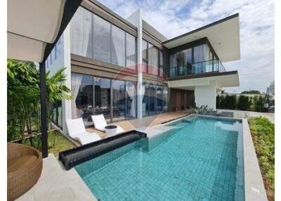 375 Sqm., 4 Beds, 5 Baths Townhouse listed for ฿ 15,650,000.