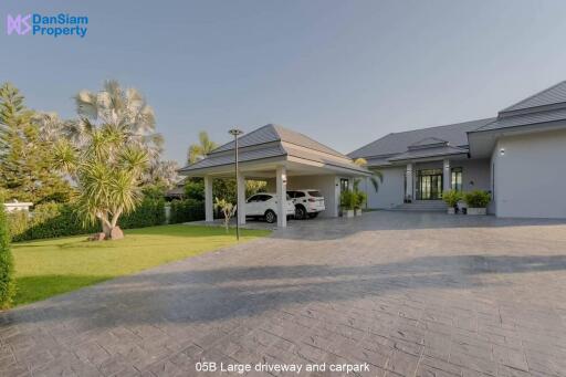 Contemporary Golf Villa in Hua Hin at Palm Hills Golf Resort