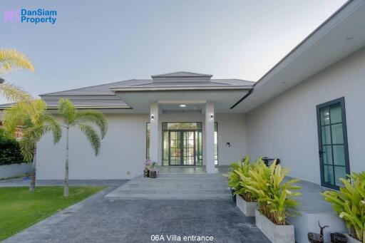 Contemporary Golf Villa in Hua Hin at Palm Hills Golf Resort