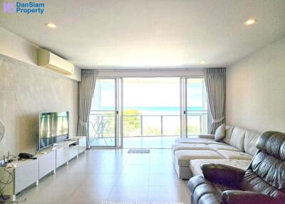 Luxury Beachfront Condo In Cha-Am at Baan Thew Talay Aquamarine