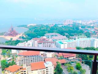 One-bedroom Condo with sea view in Wongamat