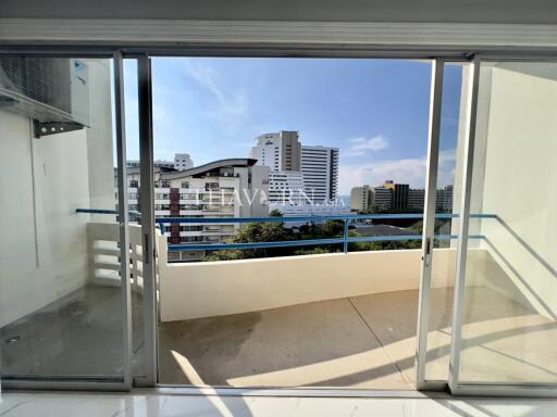 ขาย คอนโด 1 ห้องนอน 105 ตร.ม. ใน  Peak Condominium, Pattaya